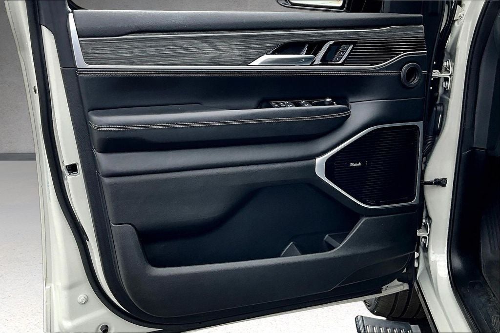 2022 Jeep Wagoneer Series III