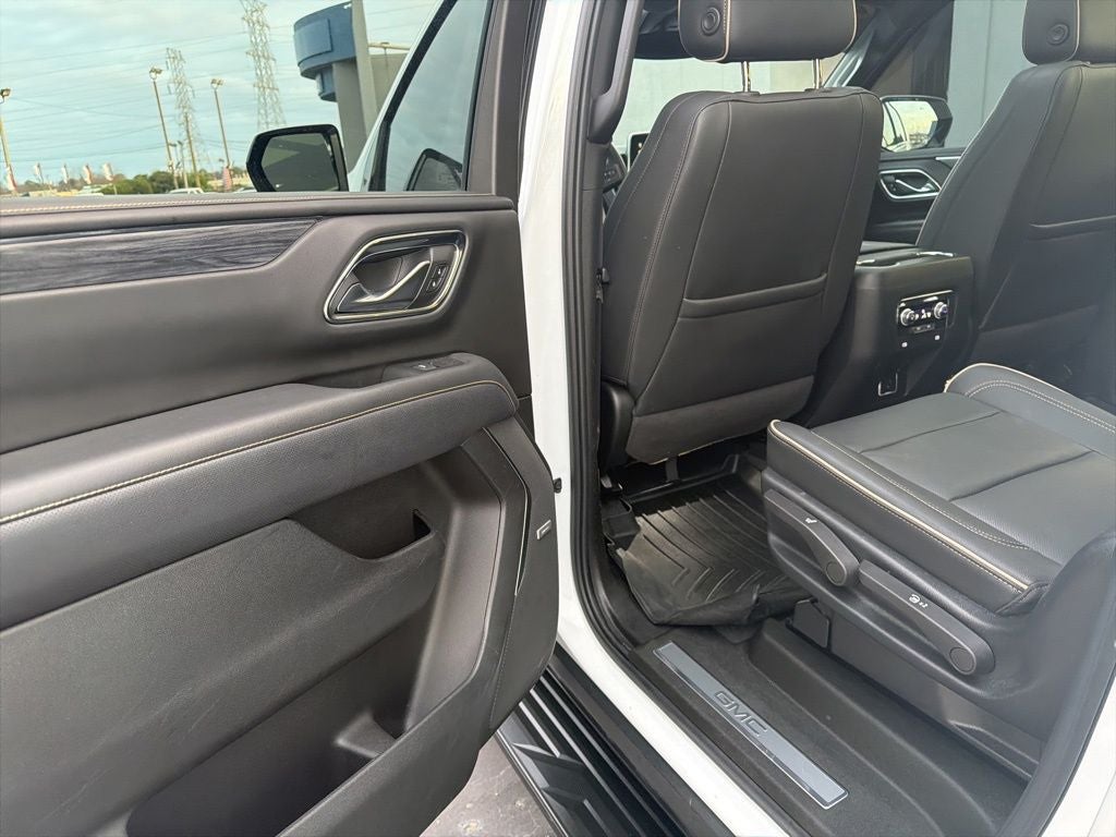 2022 GMC Yukon XL SLT