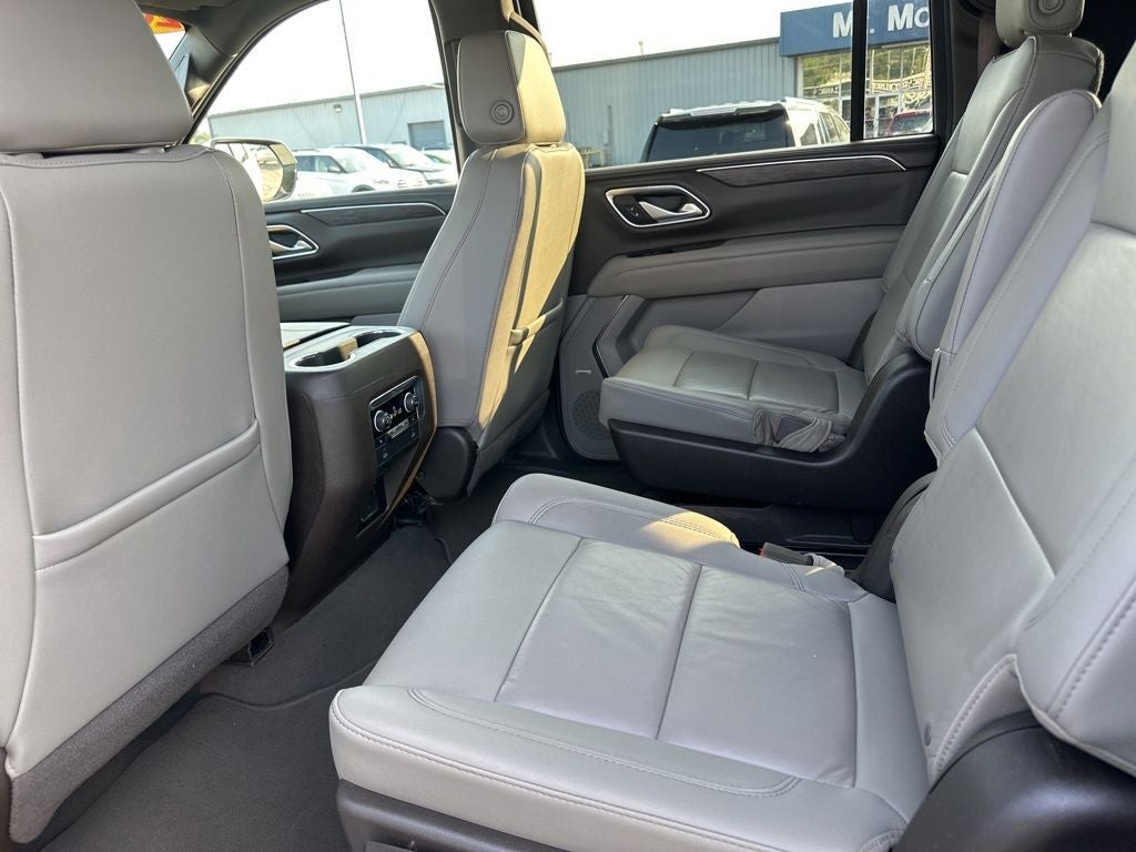 2022 Chevrolet Suburban LT