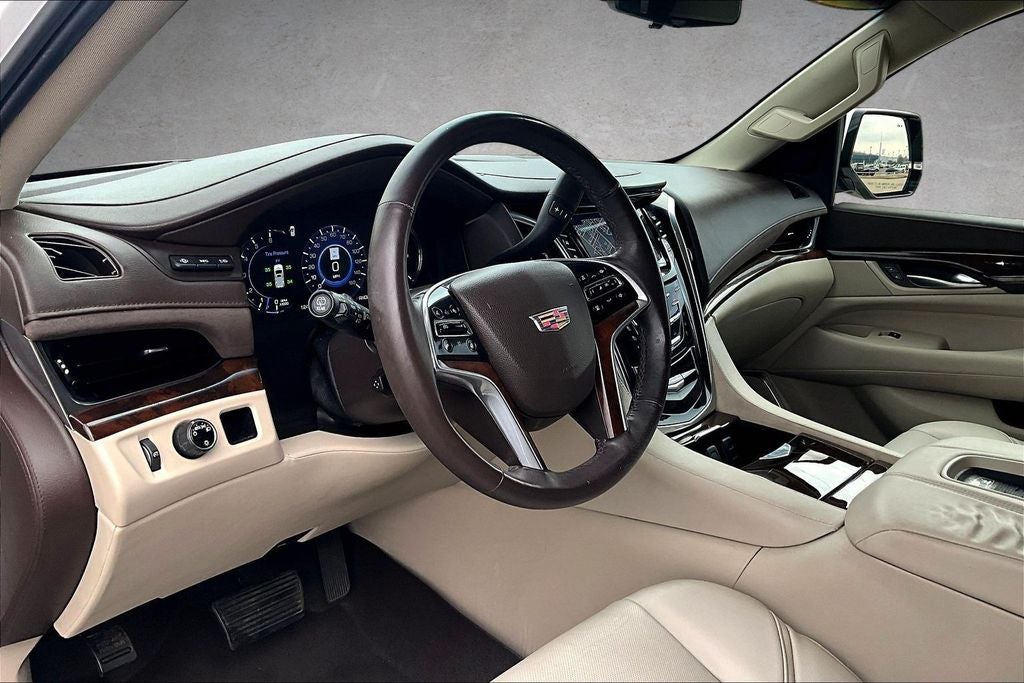 2017 Cadillac Escalade ESV Luxury