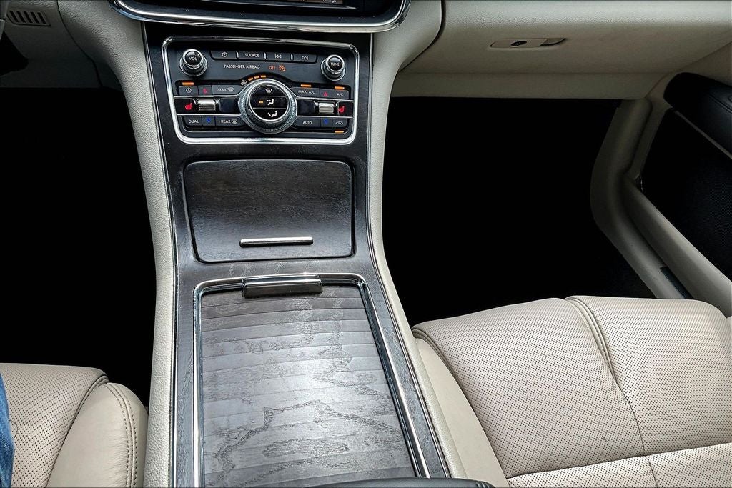 2017 Lincoln Continental Select