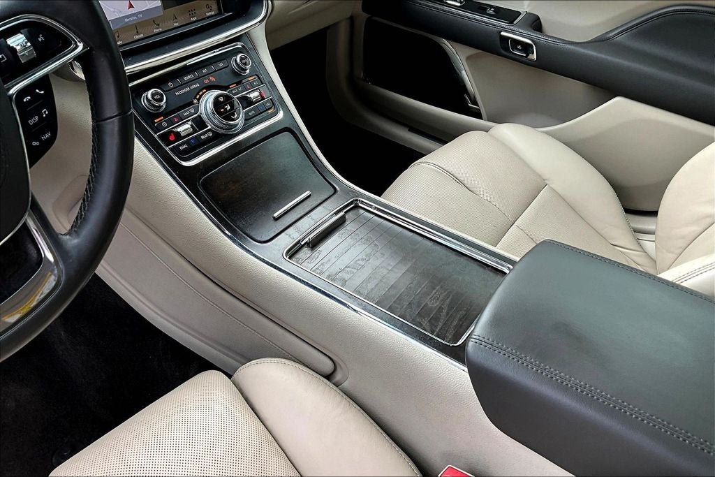 2017 Lincoln Continental Select