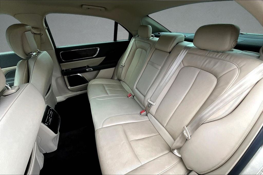 2017 Lincoln Continental Select