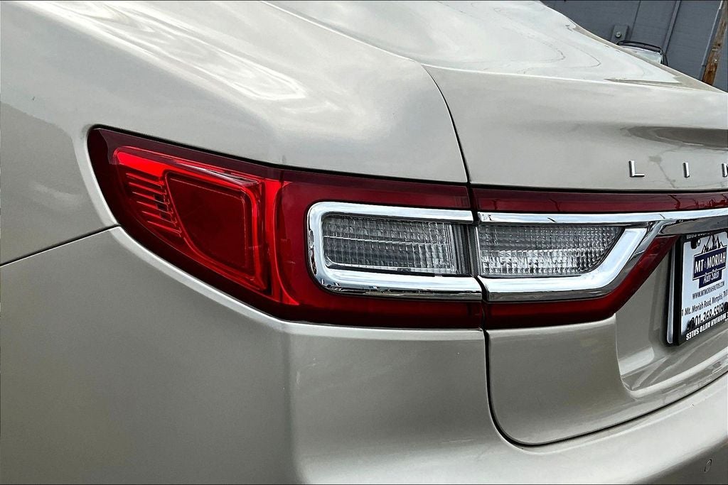 2017 Lincoln Continental Select