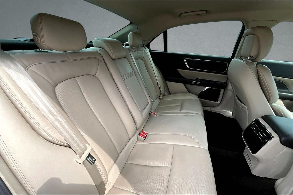 2017 Lincoln Continental Select