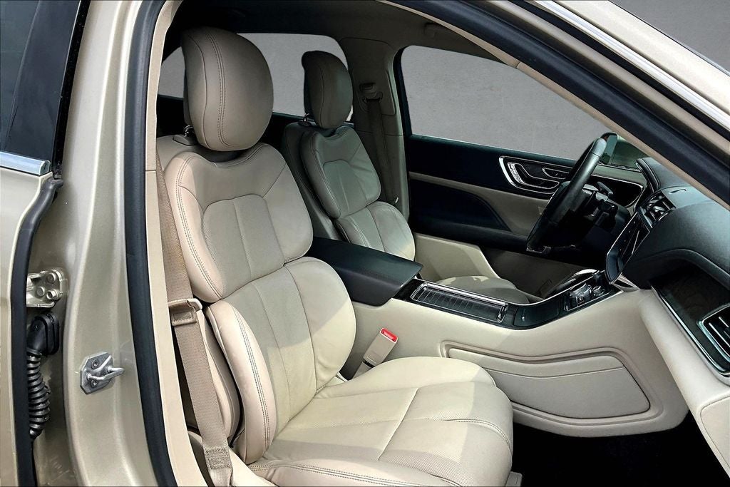 2017 Lincoln Continental Select
