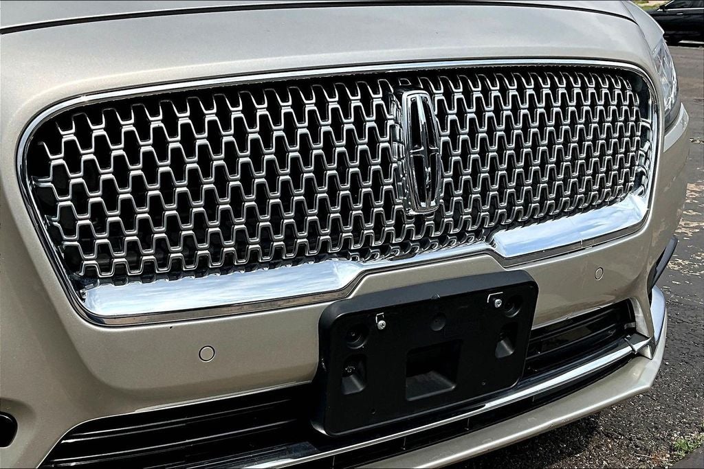 2017 Lincoln Continental Select