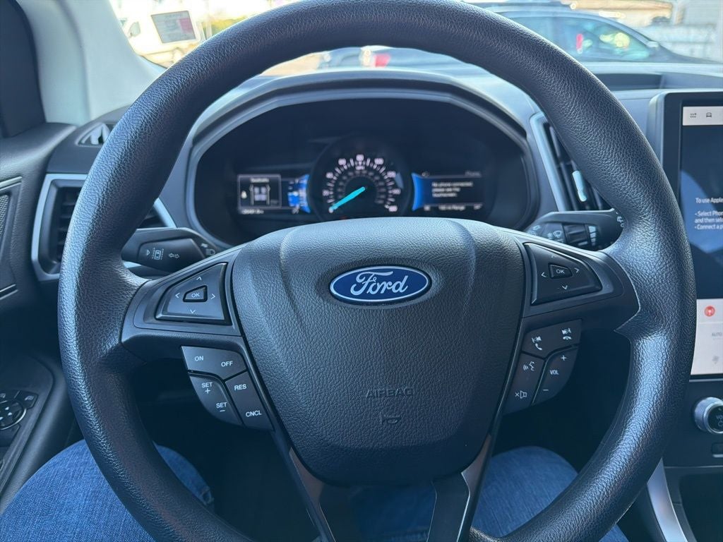 2023 Ford Edge SE