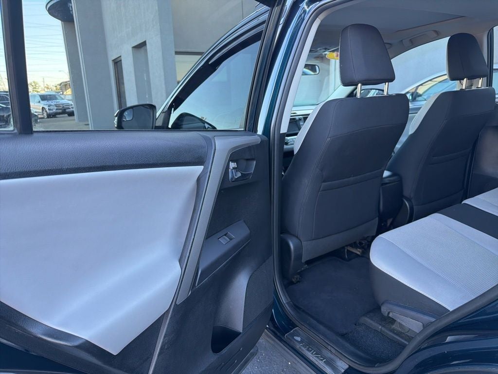 2017 Toyota RAV4 XLE