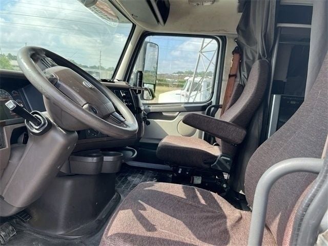 2016 Volvo VNI Base