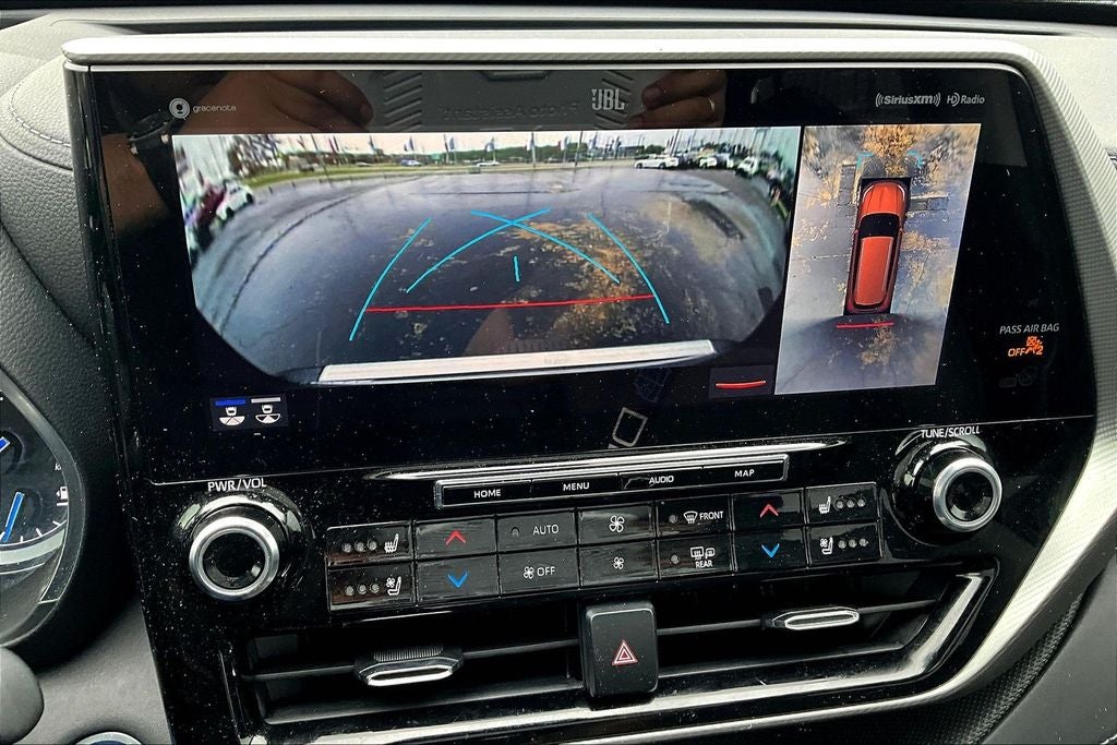 2021 Toyota Highlander Hybrid Platinum