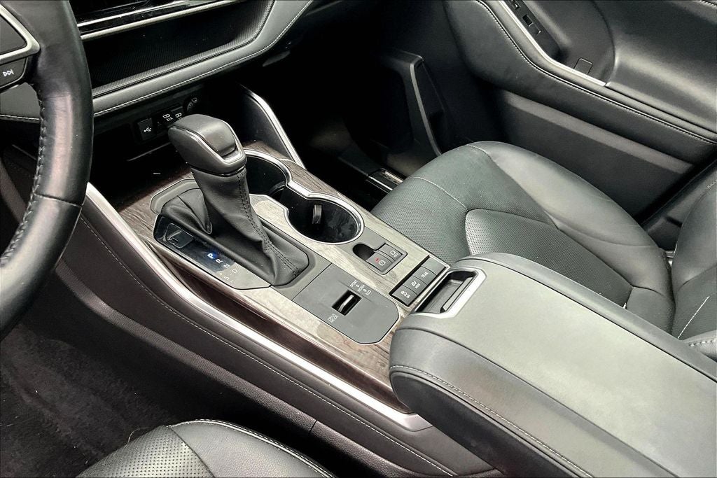 2021 Toyota Highlander Hybrid Platinum