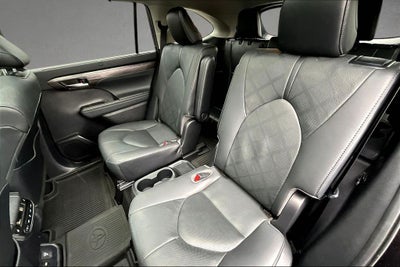 2021 Toyota Highlander Hybrid Platinum