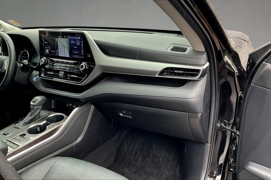 2021 Toyota Highlander Hybrid Platinum