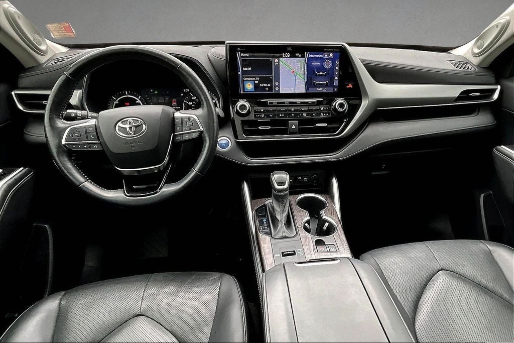 2021 Toyota Highlander Hybrid Platinum