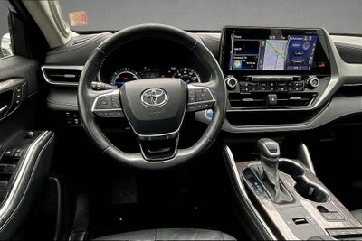 2021 Toyota Highlander Hybrid Platinum