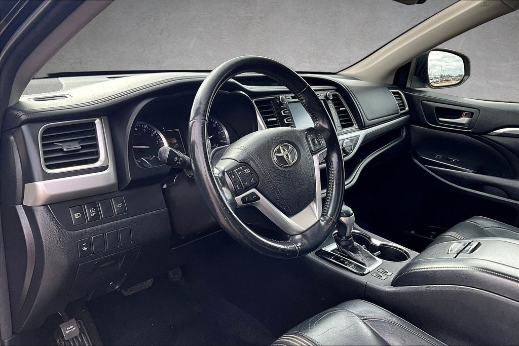 2018 Toyota Highlander SE