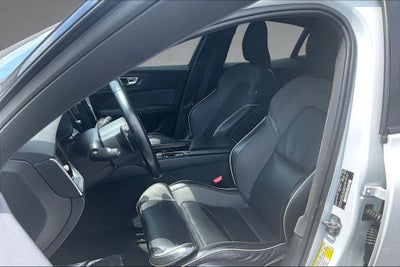 2019 Volvo S60 T6 R-Design