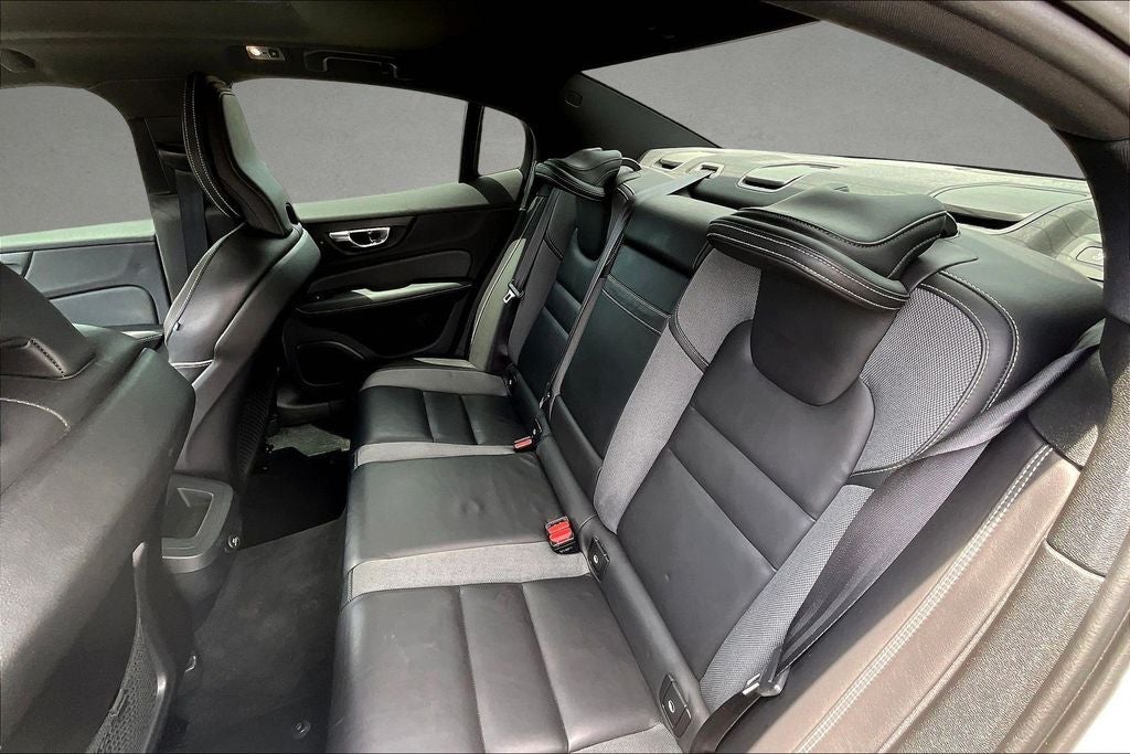 2019 Volvo S60 T6 R-Design