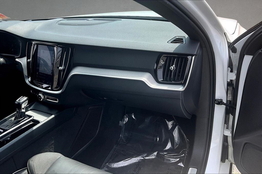 2019 Volvo S60 T6 R-Design
