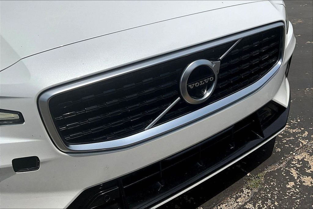 2019 Volvo S60 T6 R-Design