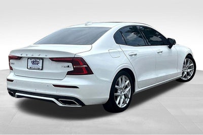 2019 Volvo S60 T6 R-Design