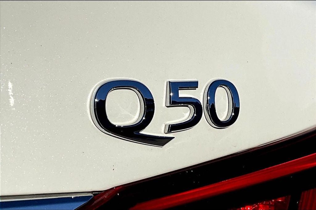 2022 INFINITI Q50 LUXE