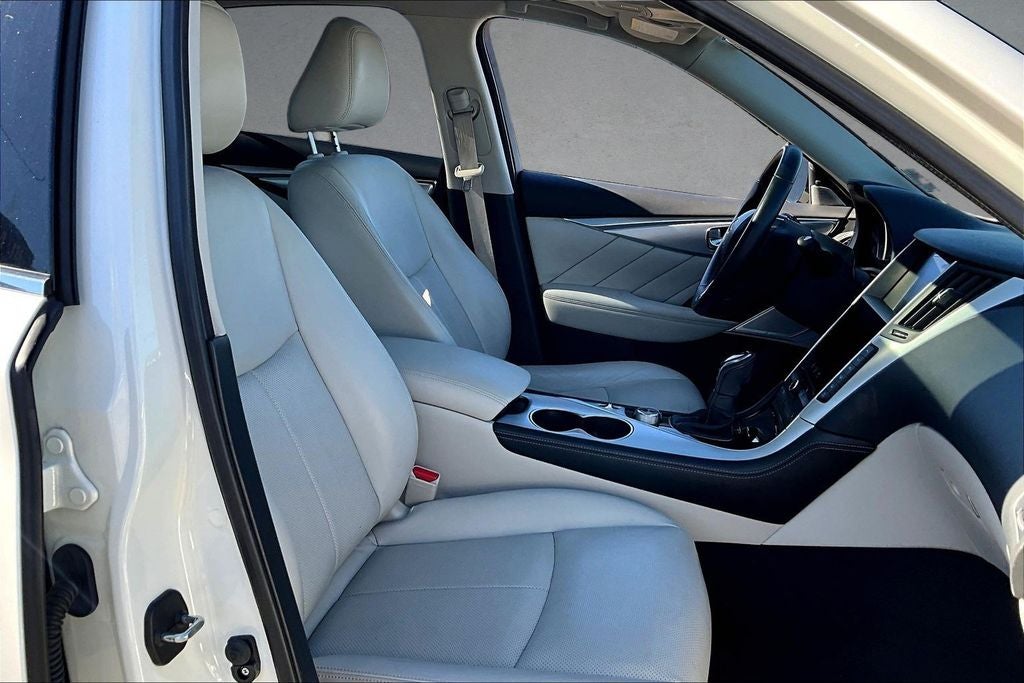 2022 INFINITI Q50 LUXE