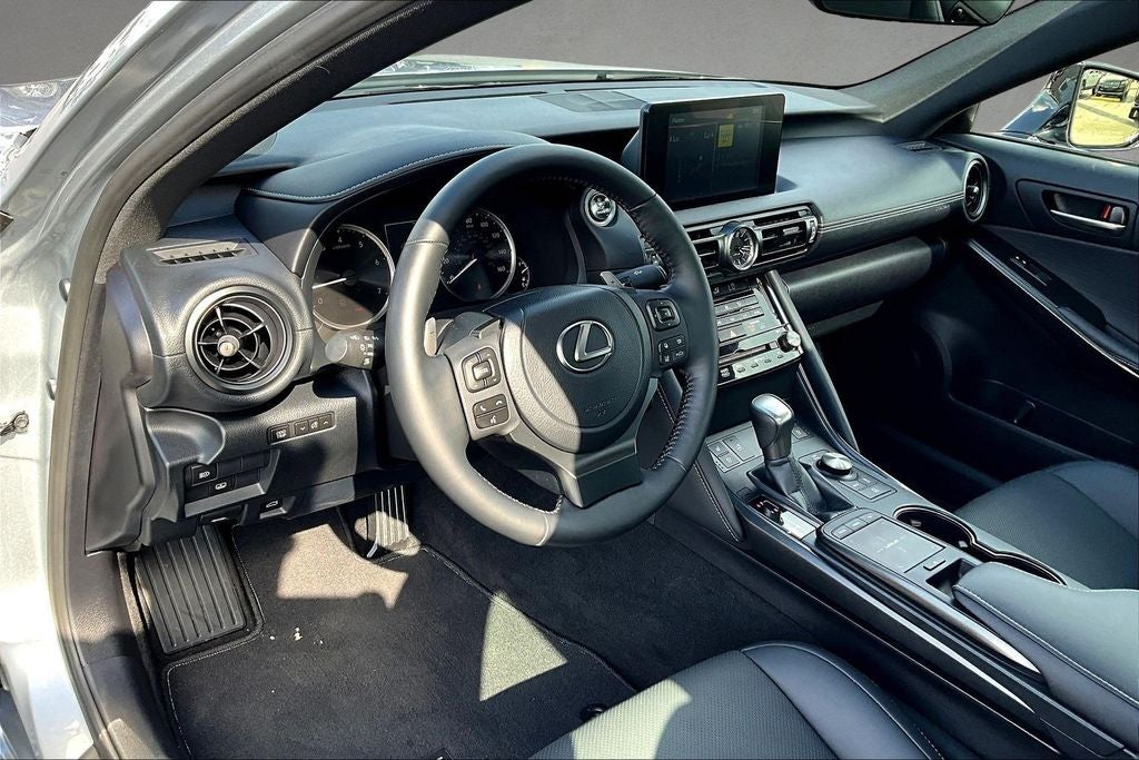 2025 Lexus IS 300