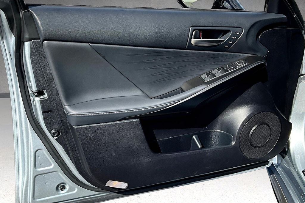 2025 Lexus IS 300