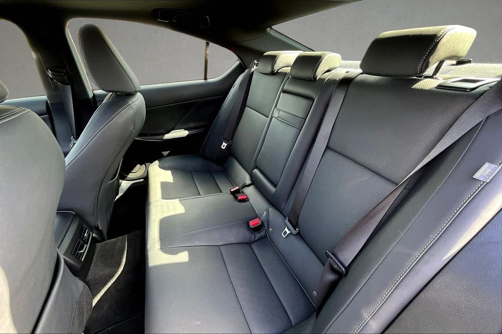 2025 Lexus IS 300