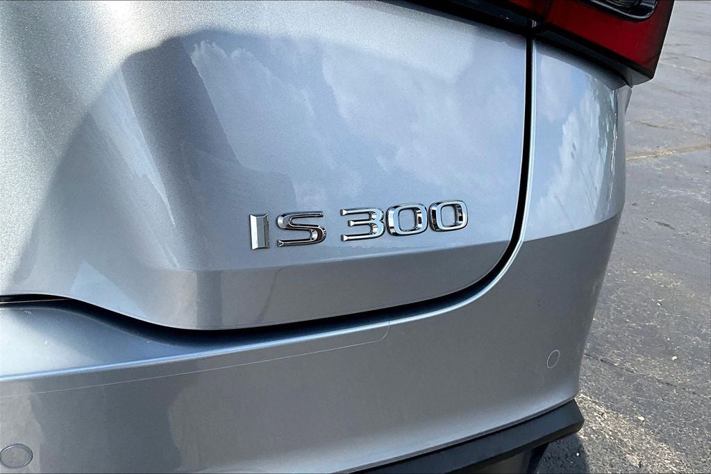 2025 Lexus IS 300