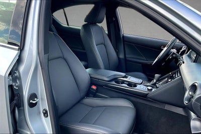 2025 Lexus IS 300