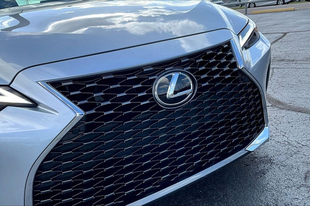 2025 Lexus IS 300