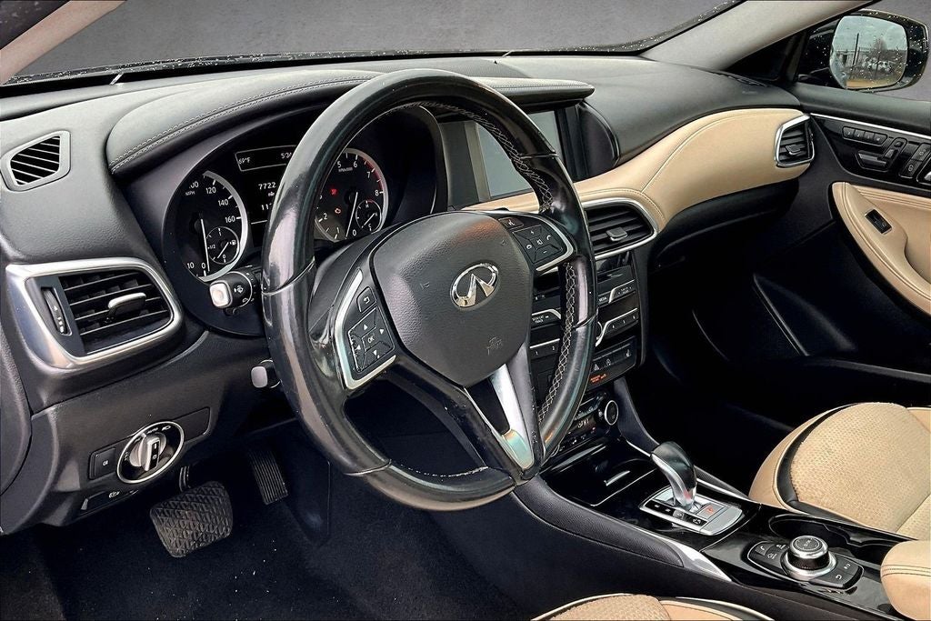 2019 INFINITI QX30 LUXE