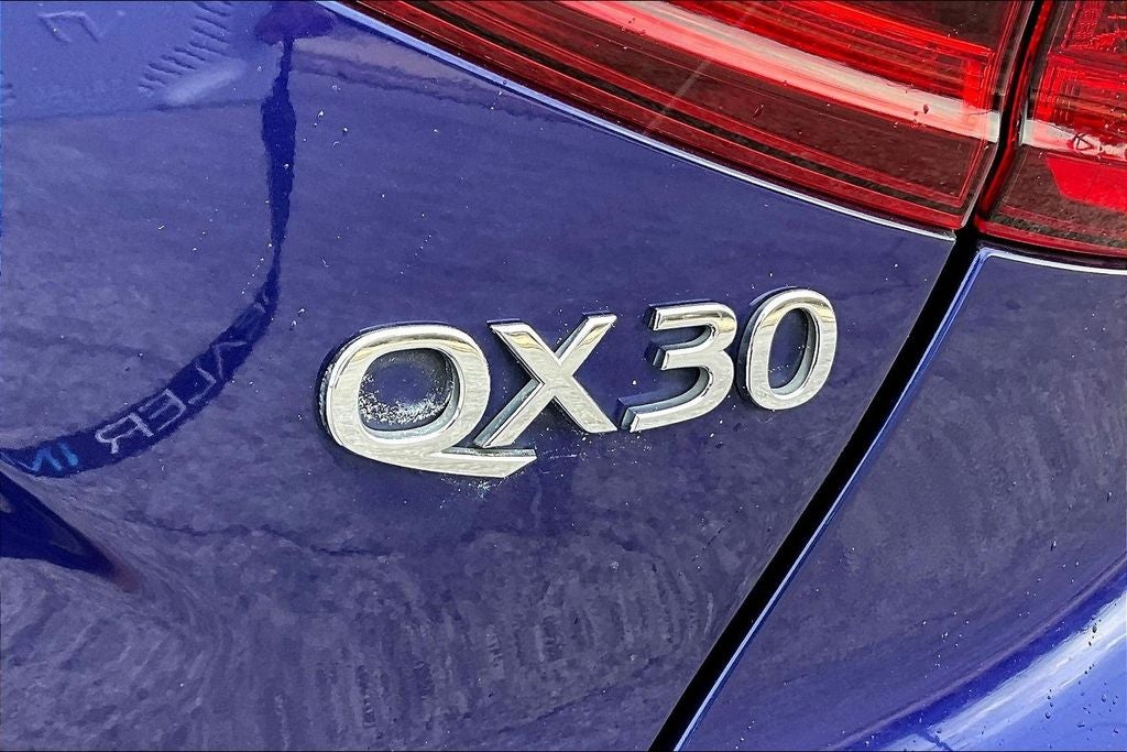 2019 INFINITI QX30 LUXE