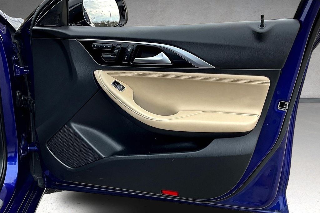 2019 INFINITI QX30 LUXE