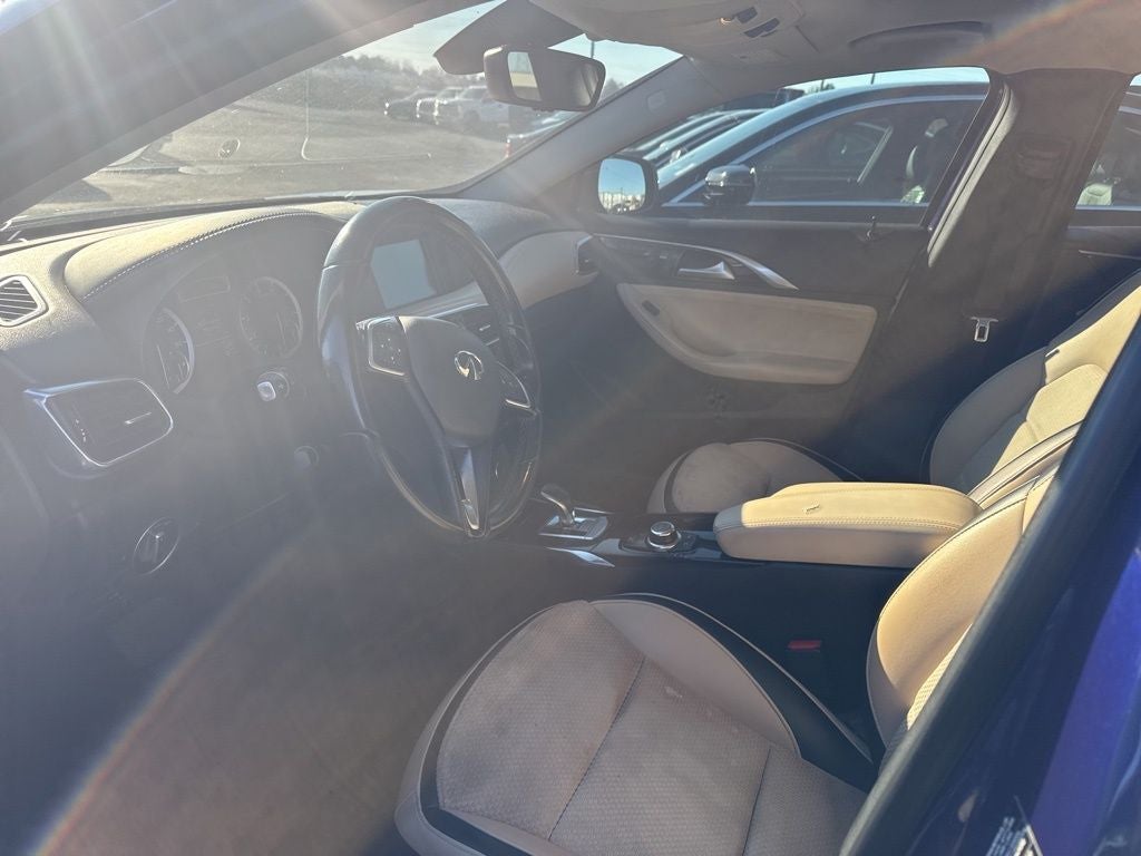 2019 INFINITI QX30 LUXE