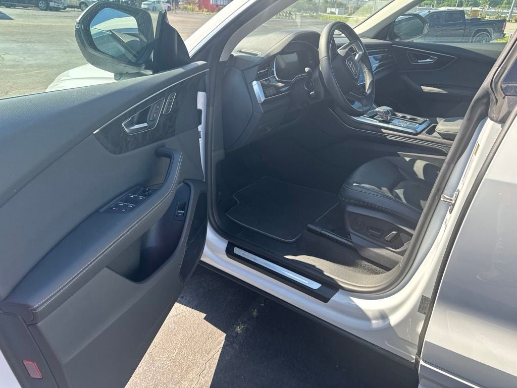 2023 Audi Q8 55 Premium Plus quattro