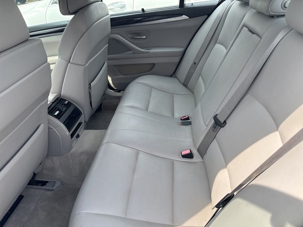 2011 BMW 5 Series 550i
