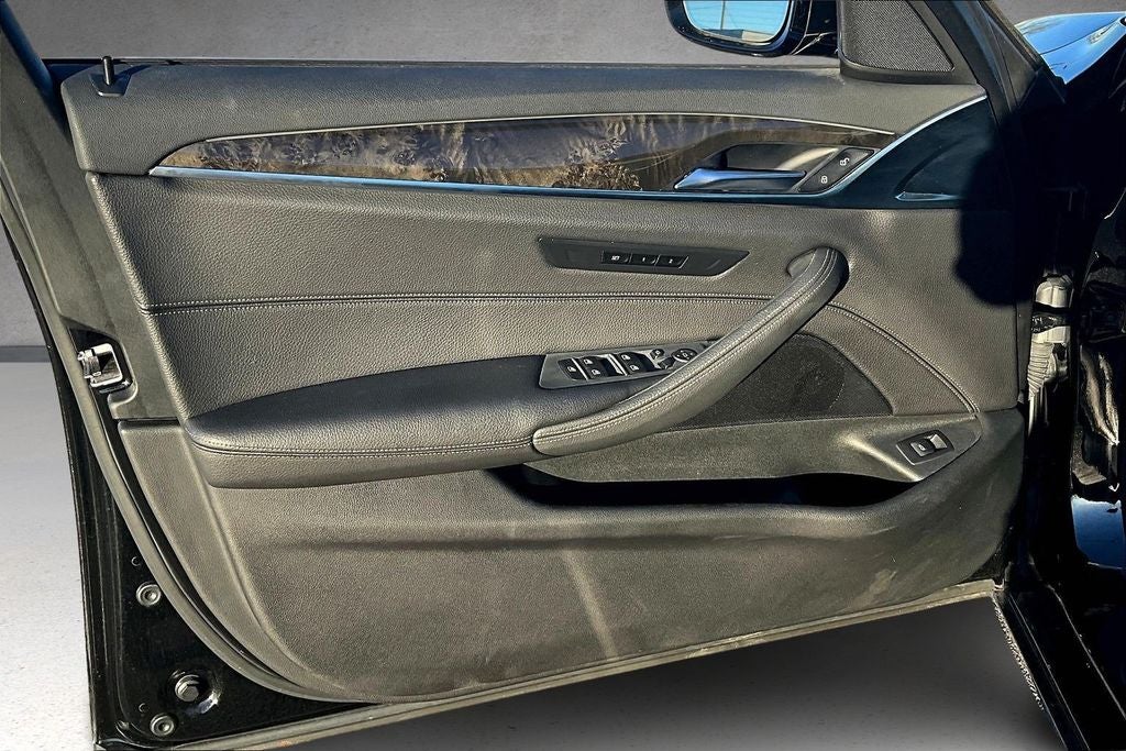 2018 BMW 5 Series 540i