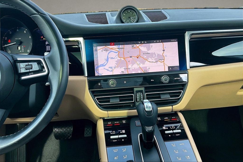 2022 Porsche Macan Base