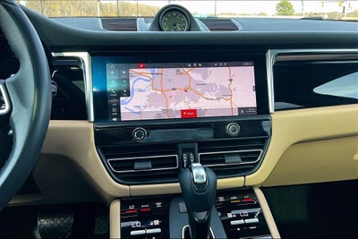 2022 Porsche Macan Base