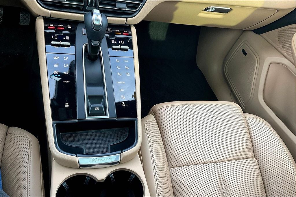 2022 Porsche Macan Base