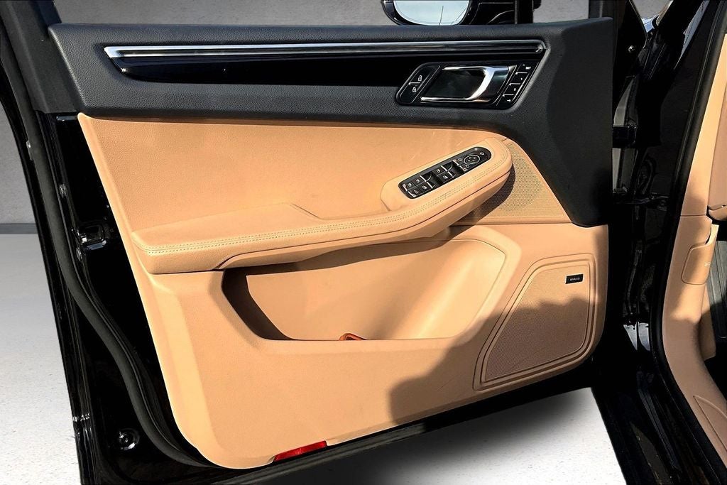 2022 Porsche Macan Base