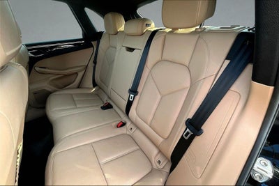 2022 Porsche Macan Base