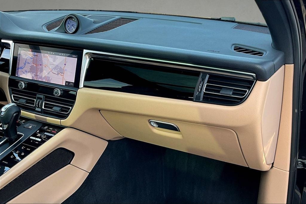 2022 Porsche Macan Base