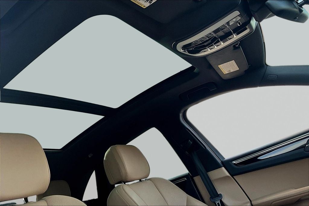 2022 Porsche Macan Base