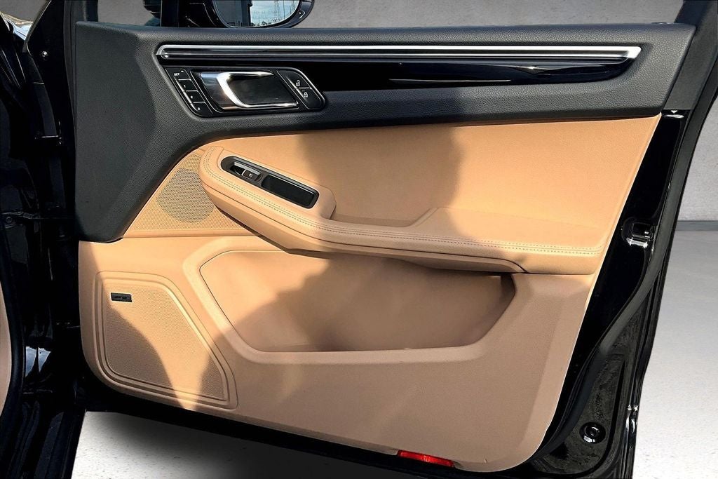 2022 Porsche Macan Base