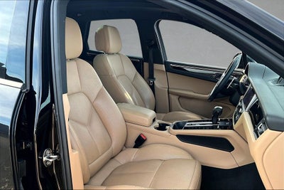 2022 Porsche Macan Base